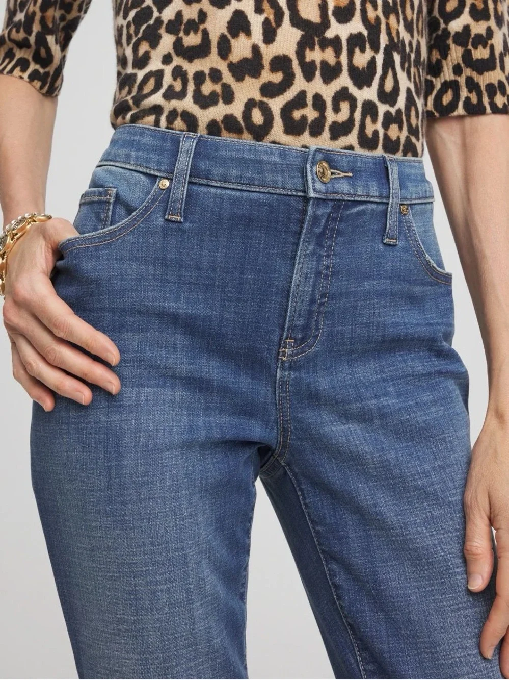 Chico's Cropped Girlfriend slim leg Jeans in Medium Blue